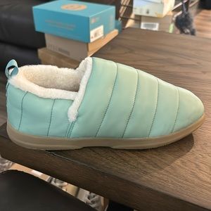 Vionic green slip on shoes. Brand new size 9 in box